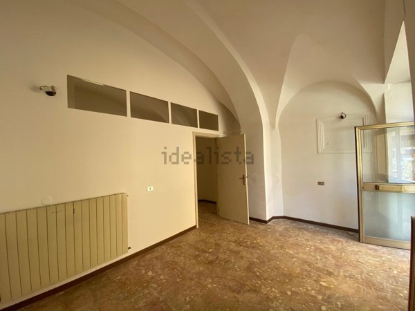 locale commerciale in vendita a Teramo in zona Centro Città