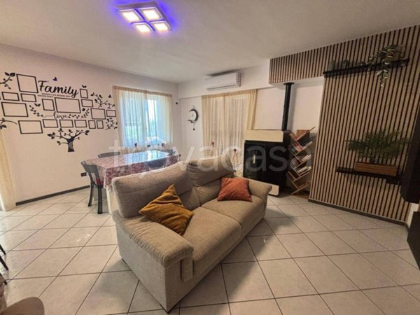 casa indipendente in vendita a Teramo in zona Colleatterrato Alto