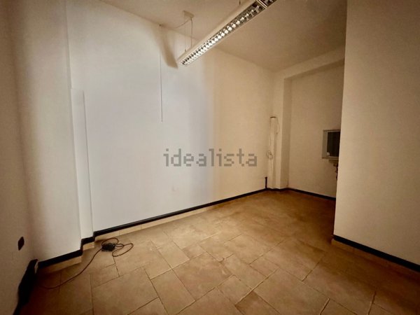 locale commerciale in vendita a Teramo in zona Centro Città