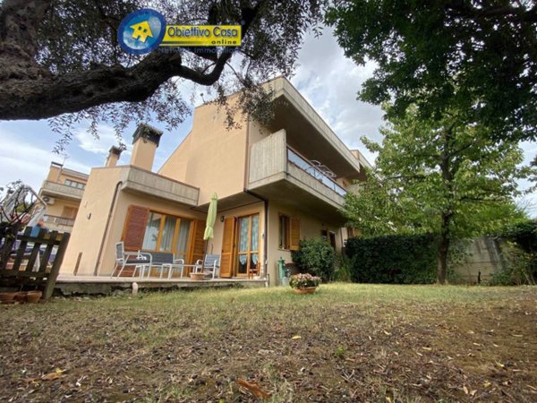 casa indipendente in vendita a Teramo