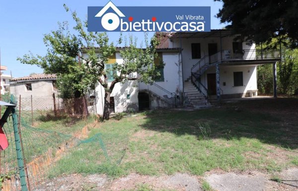 casa indipendente in vendita a Teramo