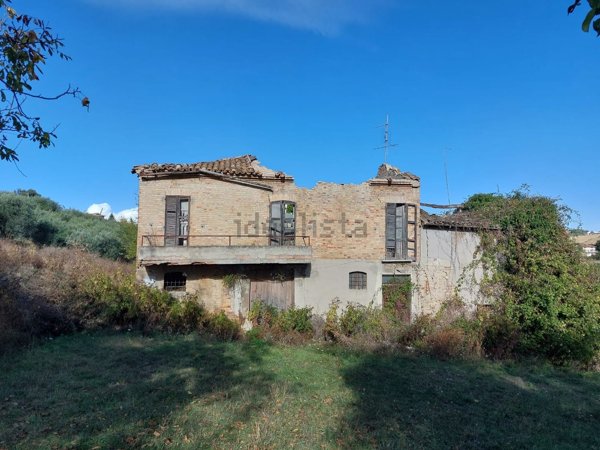casa indipendente in vendita a Torano Nuovo in zona Villa Bizzarri