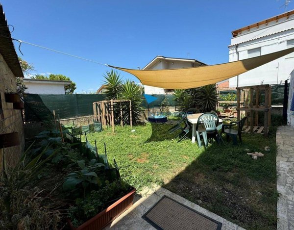 casa indipendente in vendita a Torano Nuovo