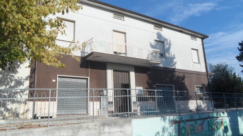 casa indipendente in vendita a Torano Nuovo