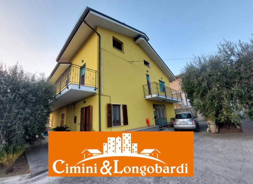 casa indipendente in vendita a Torano Nuovo