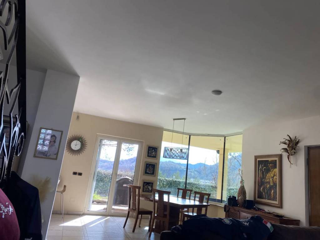casa indipendente in vendita a Torricella Sicura in zona Piano Grande