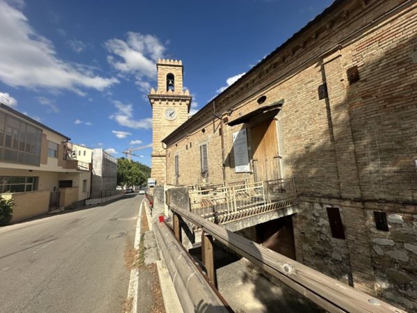 casa indipendente in vendita a Torricella Sicura in zona Santa Chiara