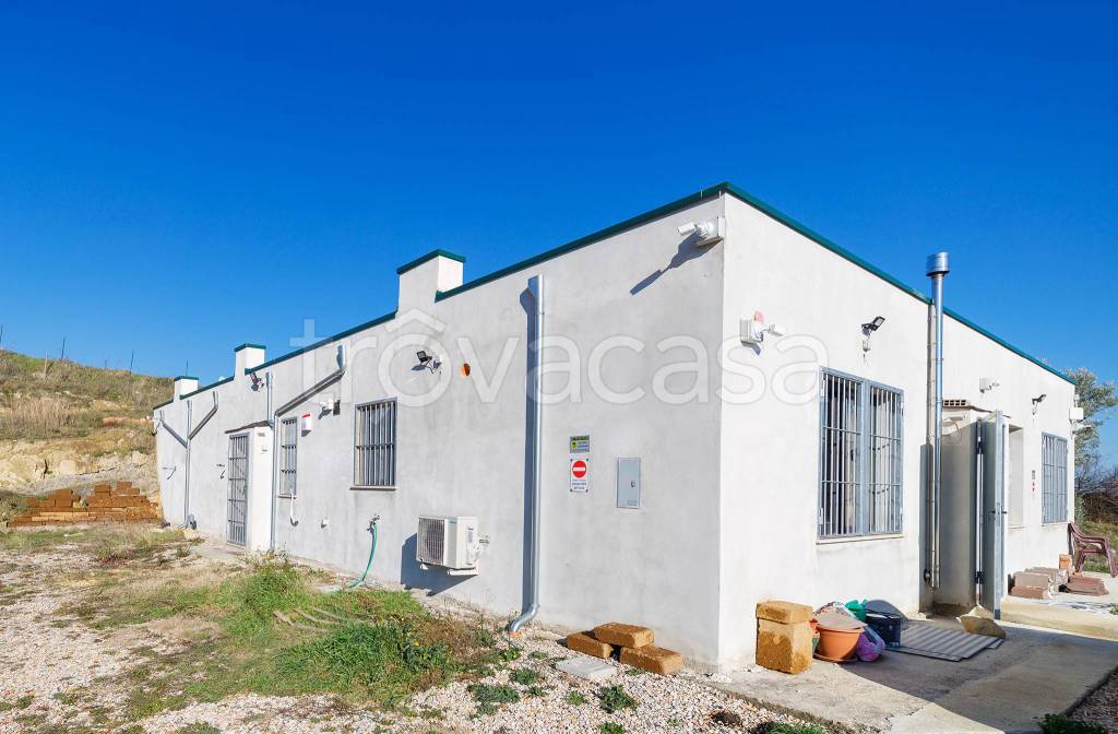 casa indipendente in vendita a Torricella Sicura in zona San Felice