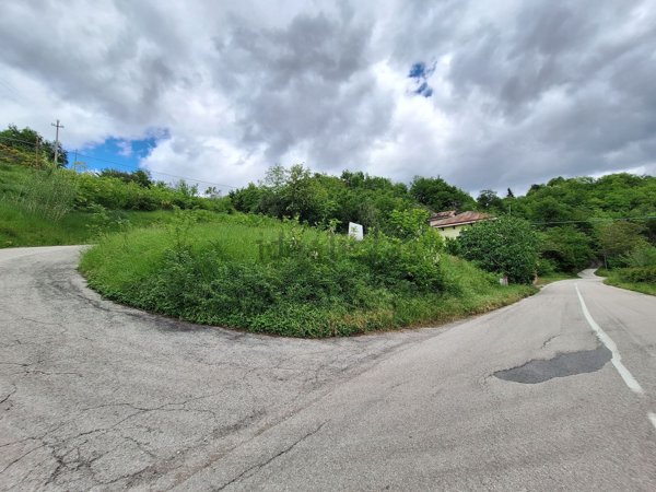 terreno edificabile in vendita a Torricella Sicura in zona Colle Fiorito