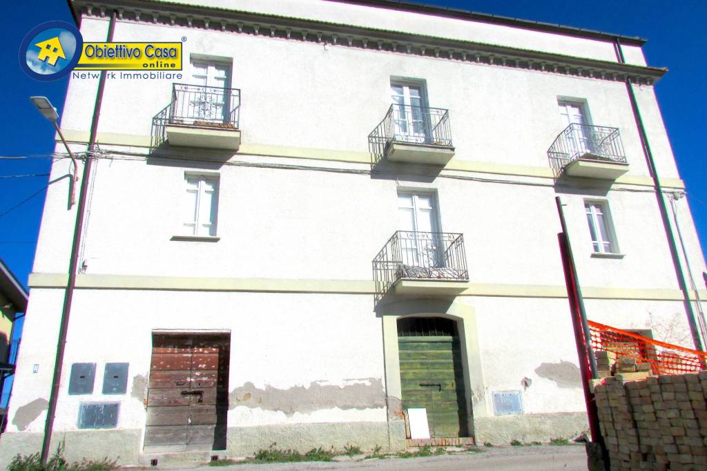 casa indipendente in vendita a Torricella Sicura in zona Piano Grande