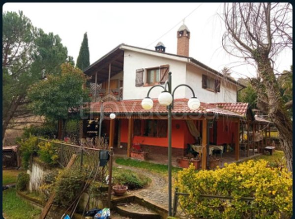 casa indipendente in vendita a Torricella Sicura in zona Fornaci