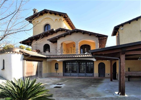 casa indipendente in vendita a Tortoreto