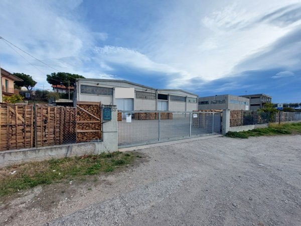 casa indipendente in vendita a Tortoreto