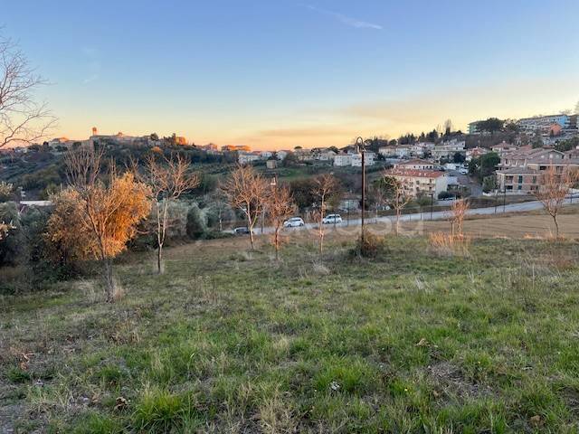 terreno edificabile in vendita a Tortoreto