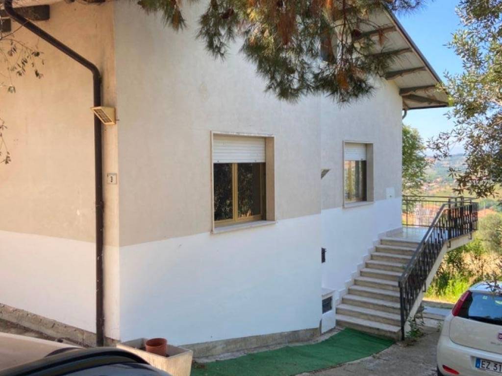 intera palazzina in vendita a Tortoreto