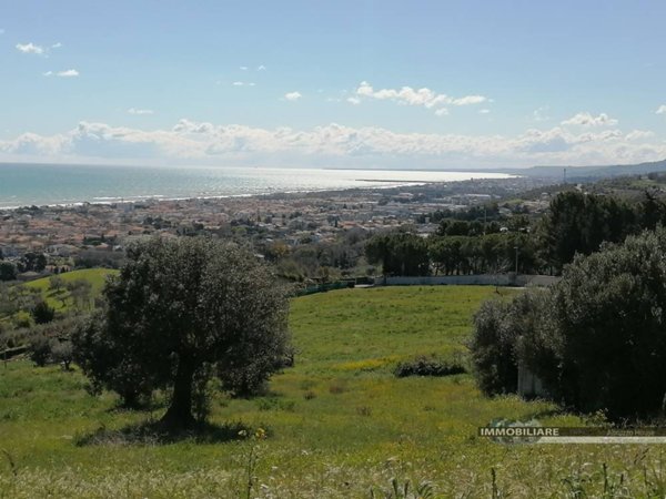 casa indipendente in vendita a Tortoreto