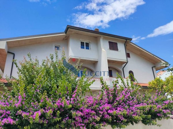 casa indipendente in vendita a Tortoreto