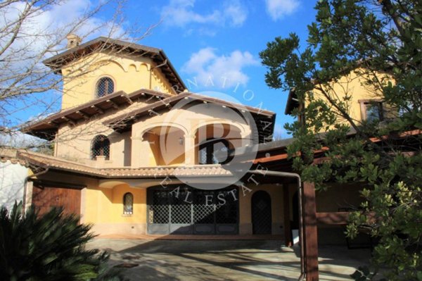 casa indipendente in vendita a Tortoreto
