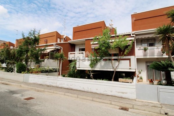casa indipendente in vendita a Tortoreto