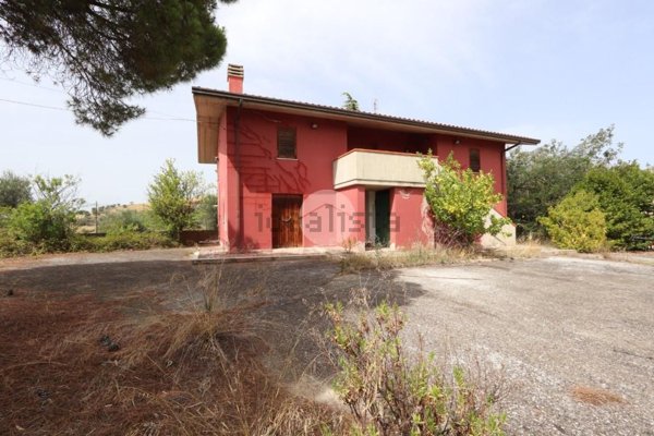 casa indipendente in vendita a Tortoreto