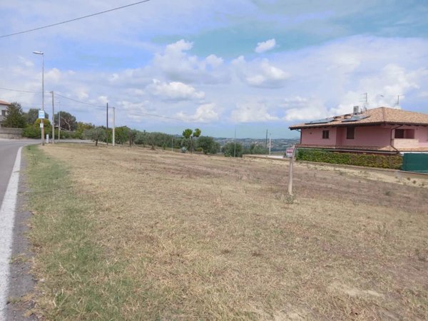terreno edificabile in vendita a Tortoreto