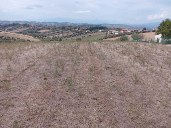 terreno edificabile in vendita a Tortoreto