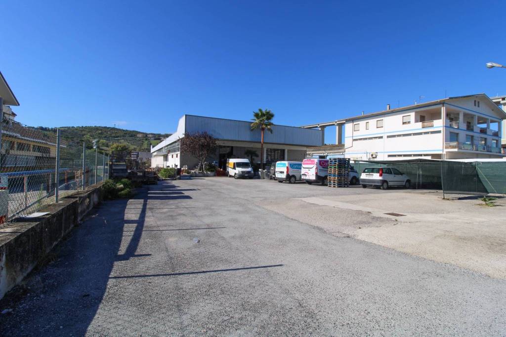 appartamento in vendita a Tortoreto in zona Salino