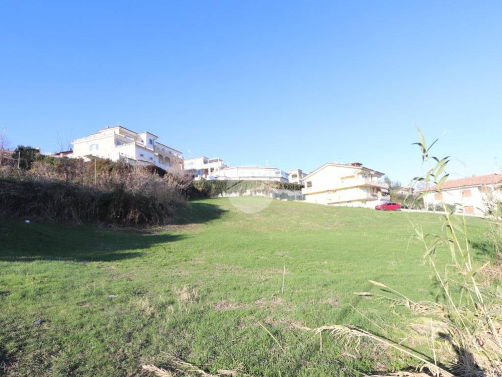 terreno edificabile in vendita a Tortoreto