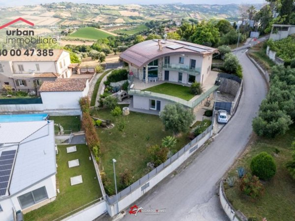 casa indipendente in vendita a Tortoreto