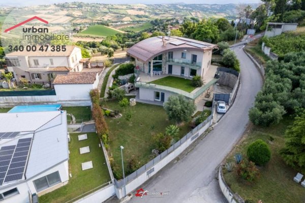 casa indipendente in vendita a Tortoreto