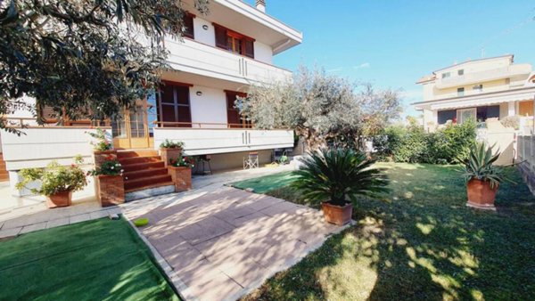 casa indipendente in vendita a Tortoreto