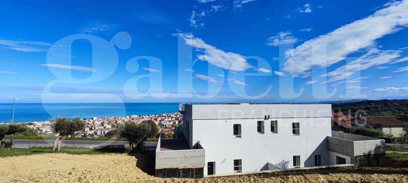 casa indipendente in vendita a Tortoreto