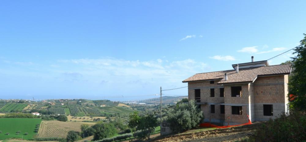 casa indipendente in vendita a Tortoreto