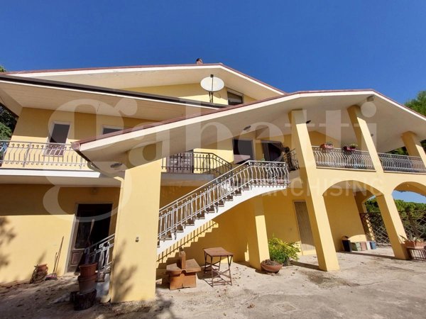 casa indipendente in vendita a Tortoreto