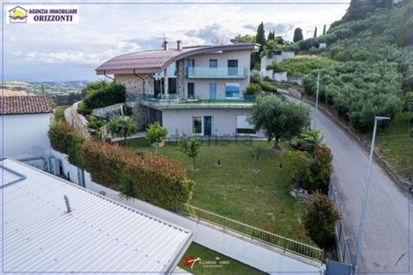 casa indipendente in vendita a Tortoreto