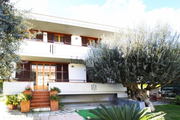 casa indipendente in vendita a Tortoreto