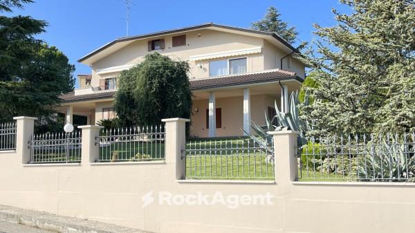 casa indipendente in vendita a Tortoreto