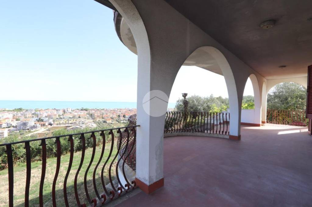 casa indipendente in vendita a Tortoreto