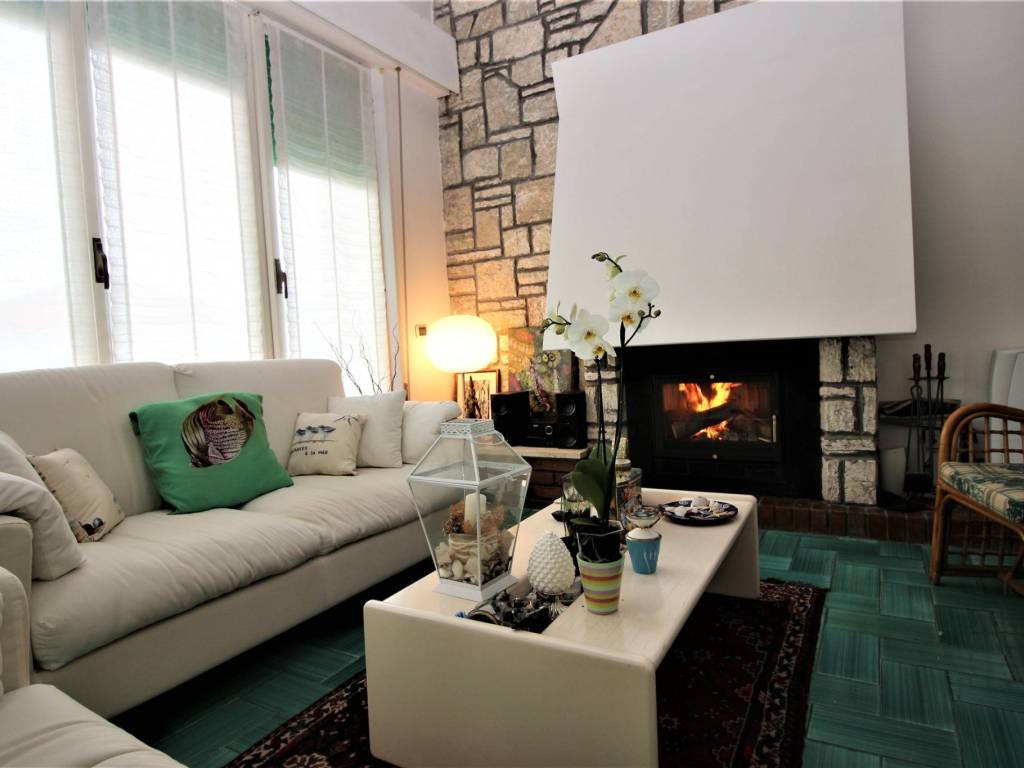 casa indipendente in vendita a Tortoreto