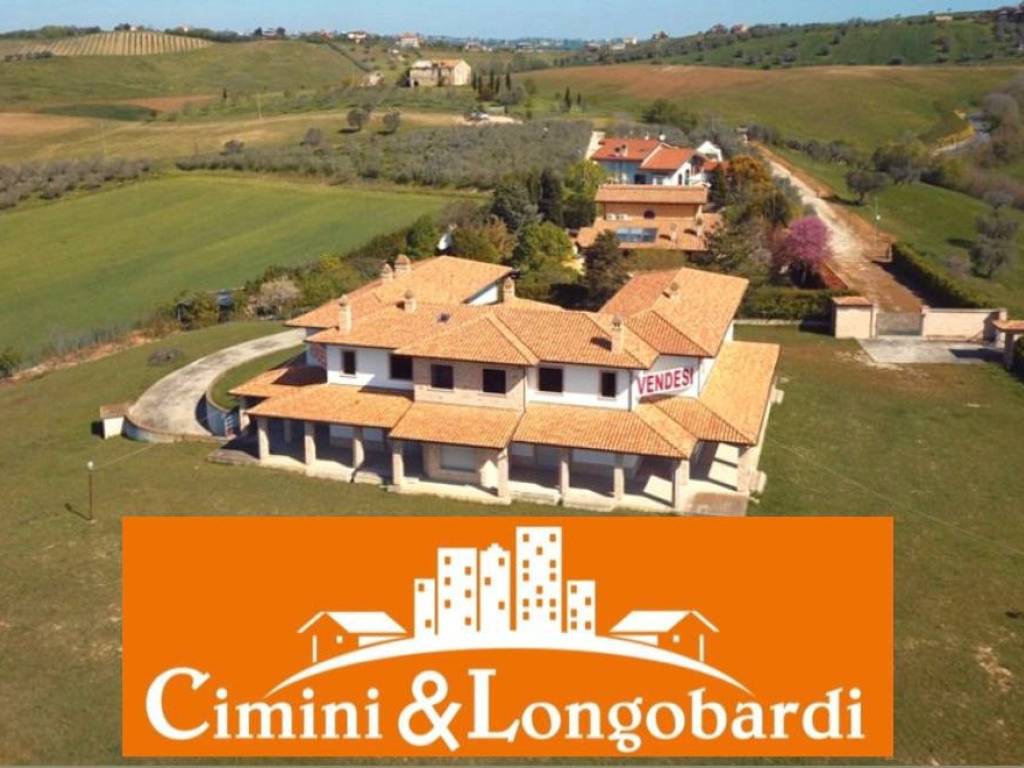 villa in vendita a Tortoreto in zona Terrabianca