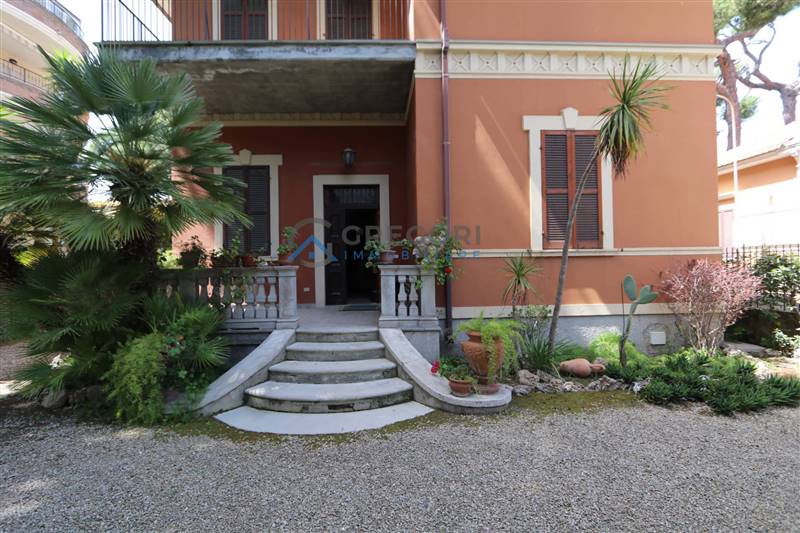 casa indipendente in vendita a Tortoreto