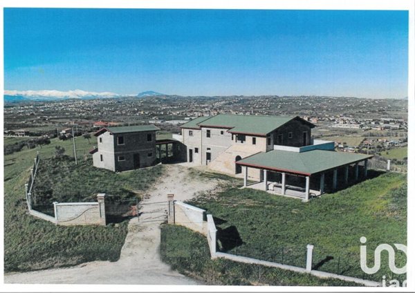 casale in vendita a Tortoreto in zona Terrabianca