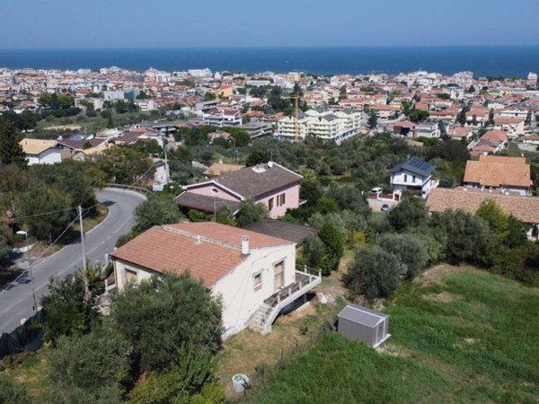 casa indipendente in vendita a Tortoreto