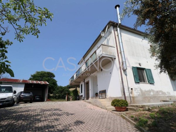 casa indipendente in vendita a Tortoreto in zona Salino