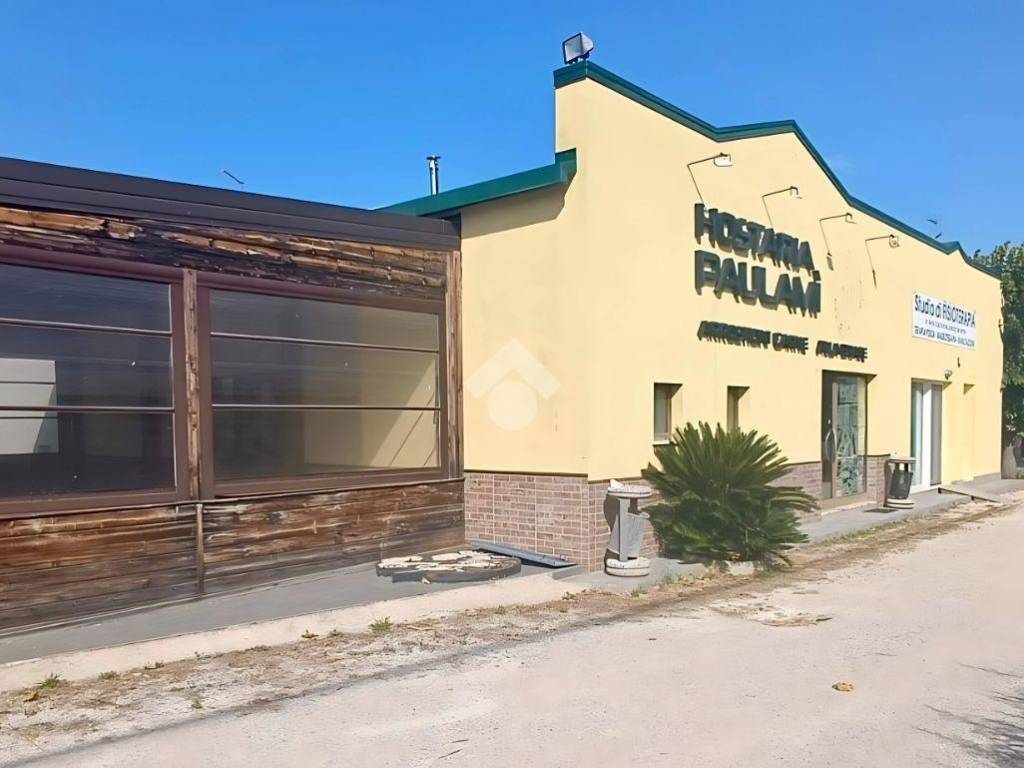 negozio in vendita a Tortoreto in zona Salino