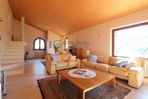casa indipendente in vendita a Tortoreto in zona Terrabianca