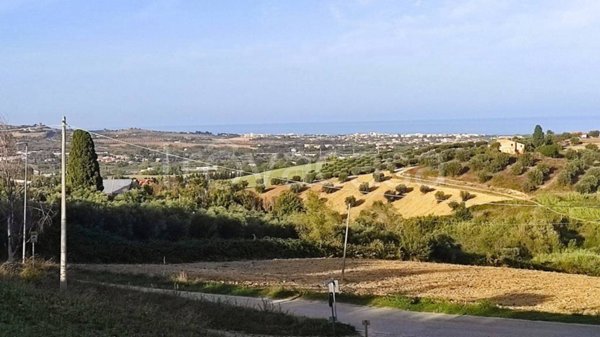 terreno agricolo in vendita a Tortoreto