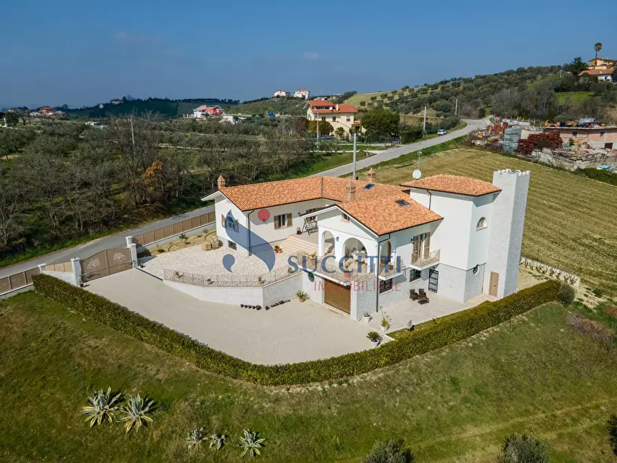 casa indipendente in vendita a Tortoreto in zona Colli