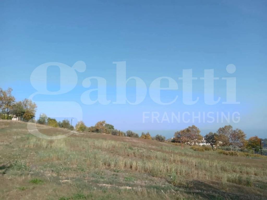 terreno edificabile in vendita a Tortoreto