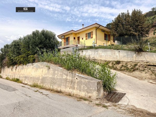 casa indipendente in vendita a Tortoreto
